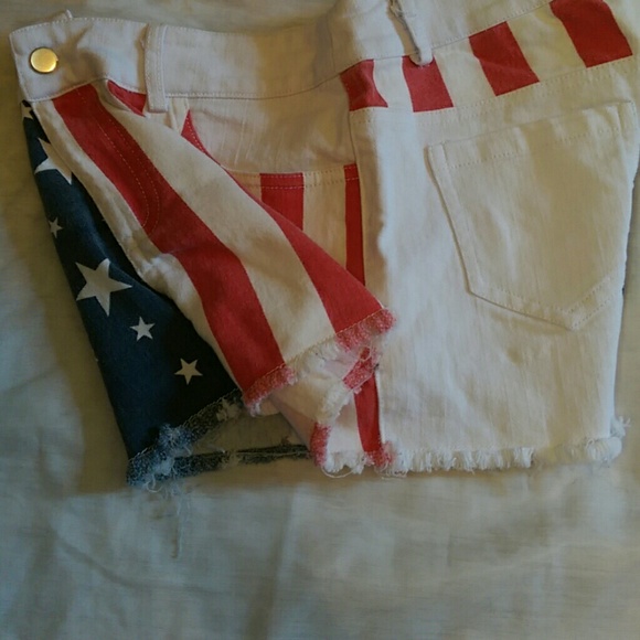 Shorts - Picture 8 of 8